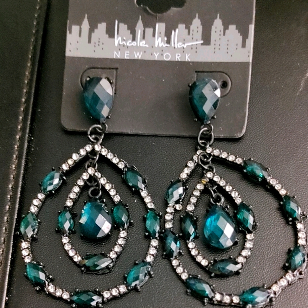 Nicole Miller new york emerald tear drop earrings